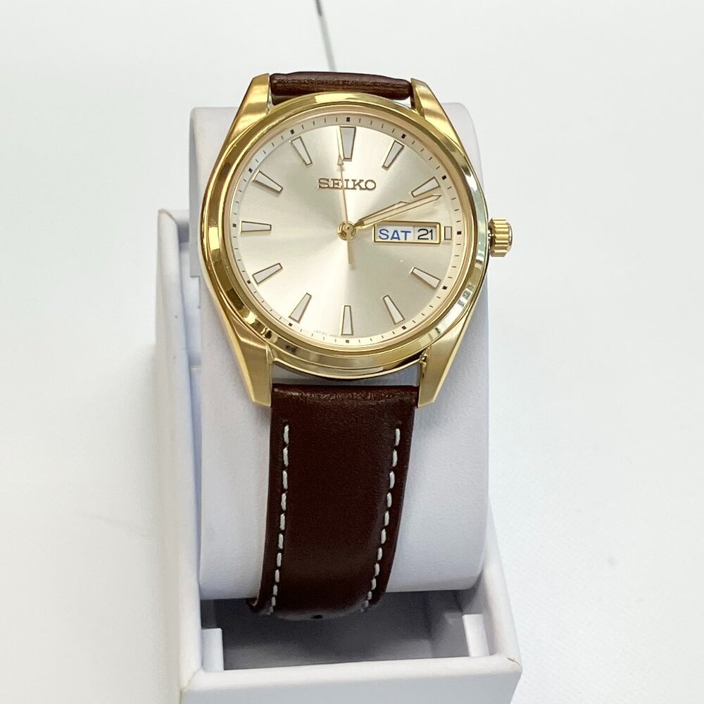 Seiko Men's Quartz Watch With Leather Strap